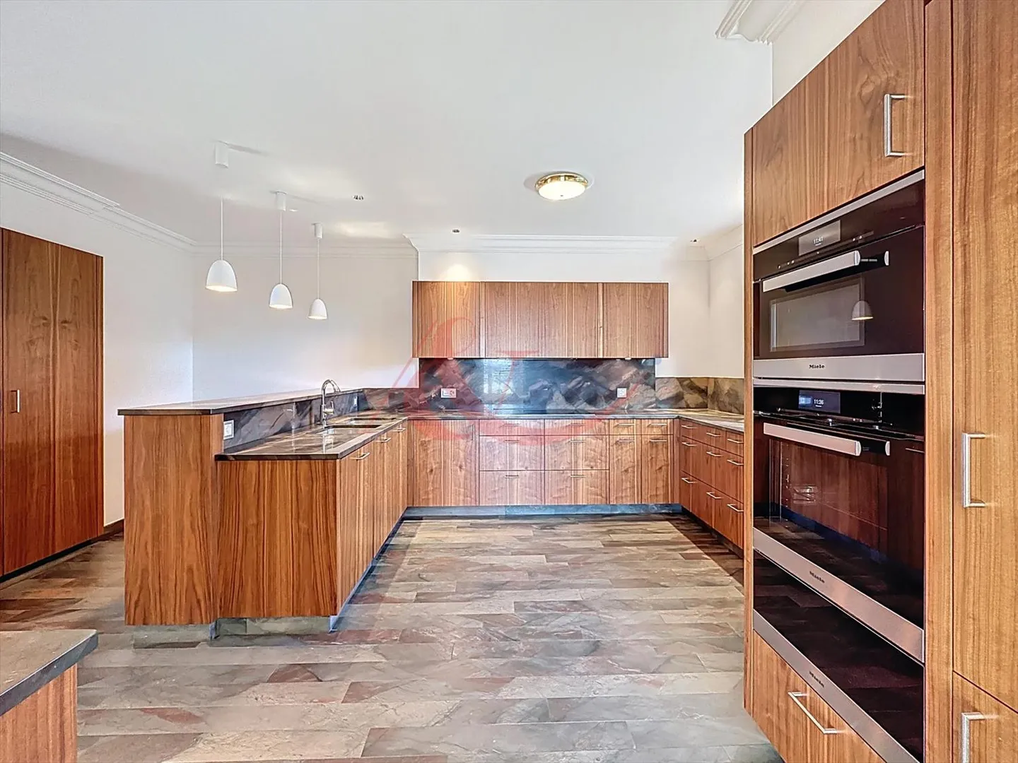 Appartement exceptionnel de 5,5 pièces avec vue imprenable sur le lac ! - Photo 2 sur 13