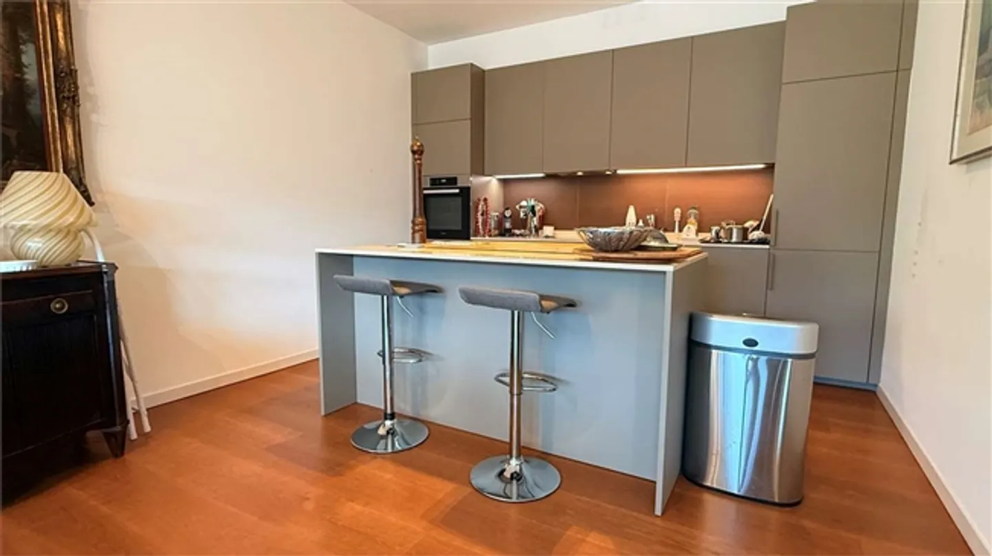 Appartamento esclusivo di 3,5 locali con grande terrazza e vista lago - Foto 7 di 16