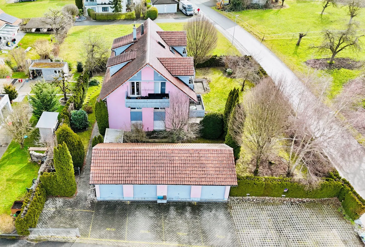 Maison multifamiliale - Votre investissement à l'épreuve du temps - Photo 2 sur 6