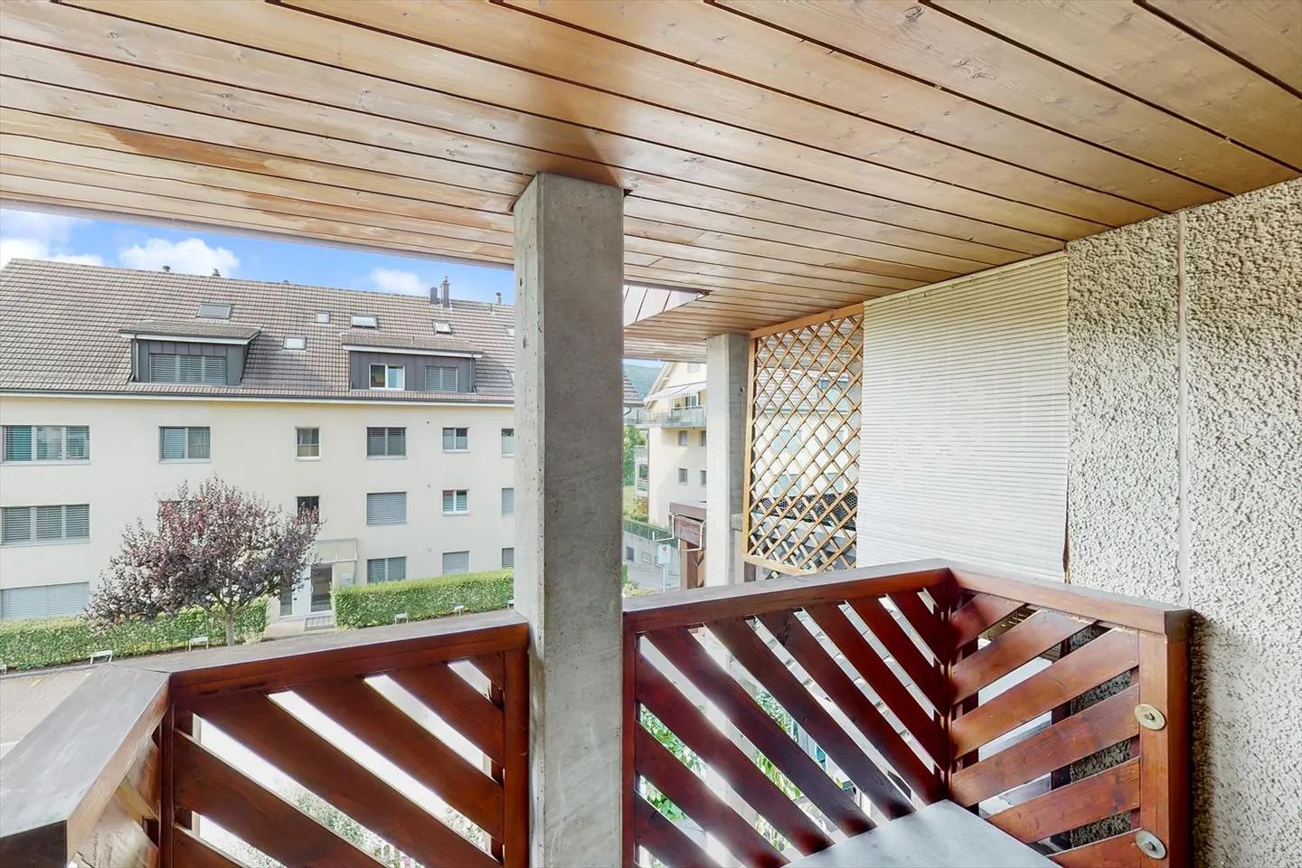 Affordable Apartment Near Train Station - Photo 8 of 8