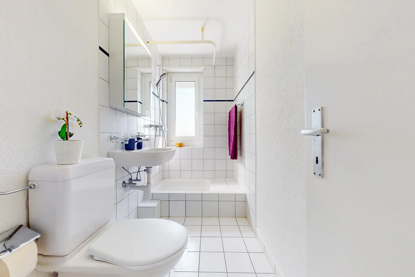 Appartamento spazioso con balcone - Foto 6 di 10