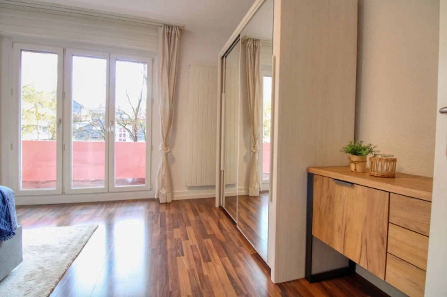 Apartment for rent - Photo 3 of 9