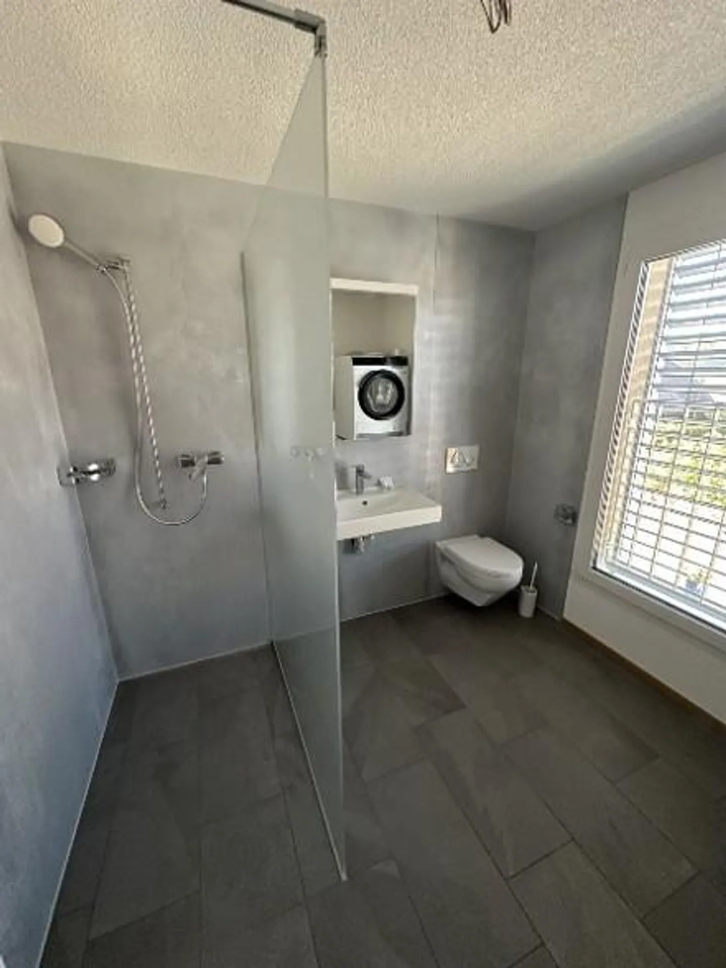 Spacious living with great views, wide outlook and relaxation - Photo 5 of 11