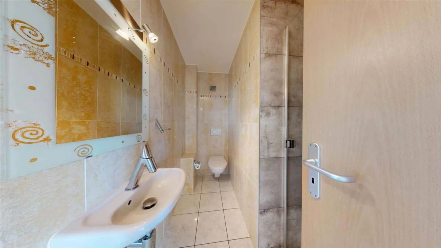 Stupendo appartamento di 4,5 stanze con vista panoramica, 2 balconi, parcheggio coperto, acquisto semplificato per stranieri - Foto 5 di 12