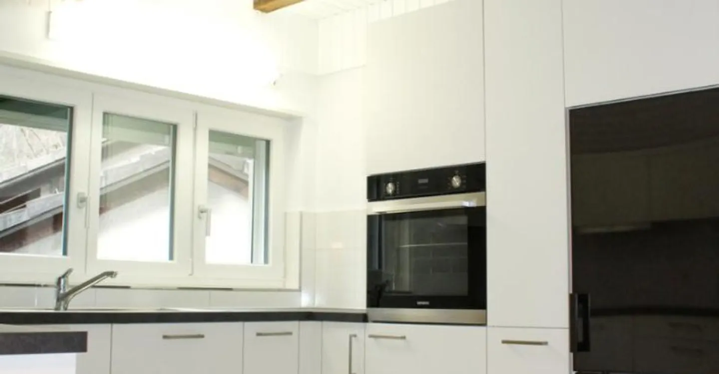 3,5-Zimmer-Wohnung im 1. Stock mit Balkon und Dachboden - Foto 2 von 11