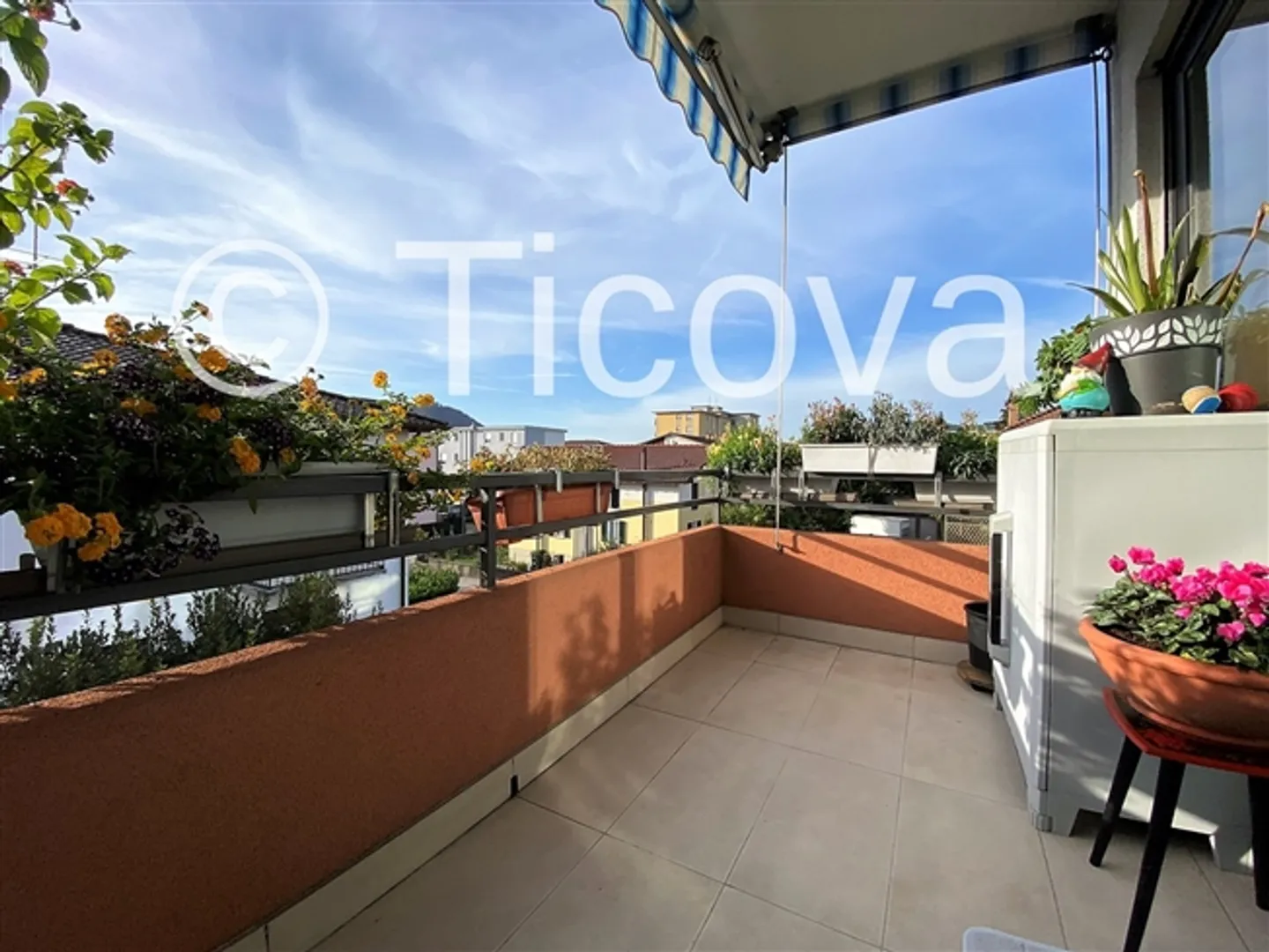 Ampio appartamento luminoso in una zona tranquilla - Balerna - Foto 1 di 8