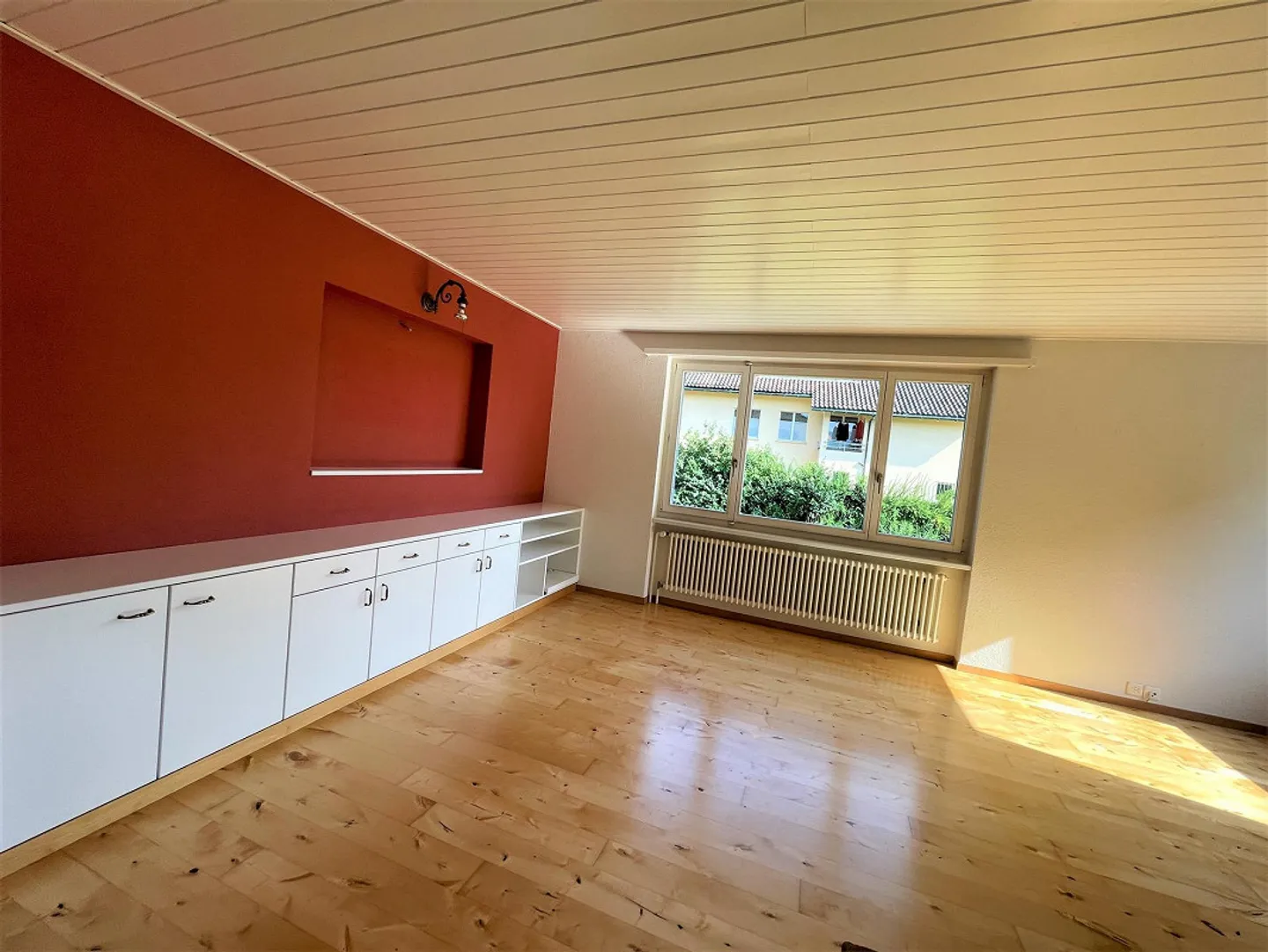 Cozy Single-Family Home with Pool and Plenty of Surroundings - Photo 5 of 13