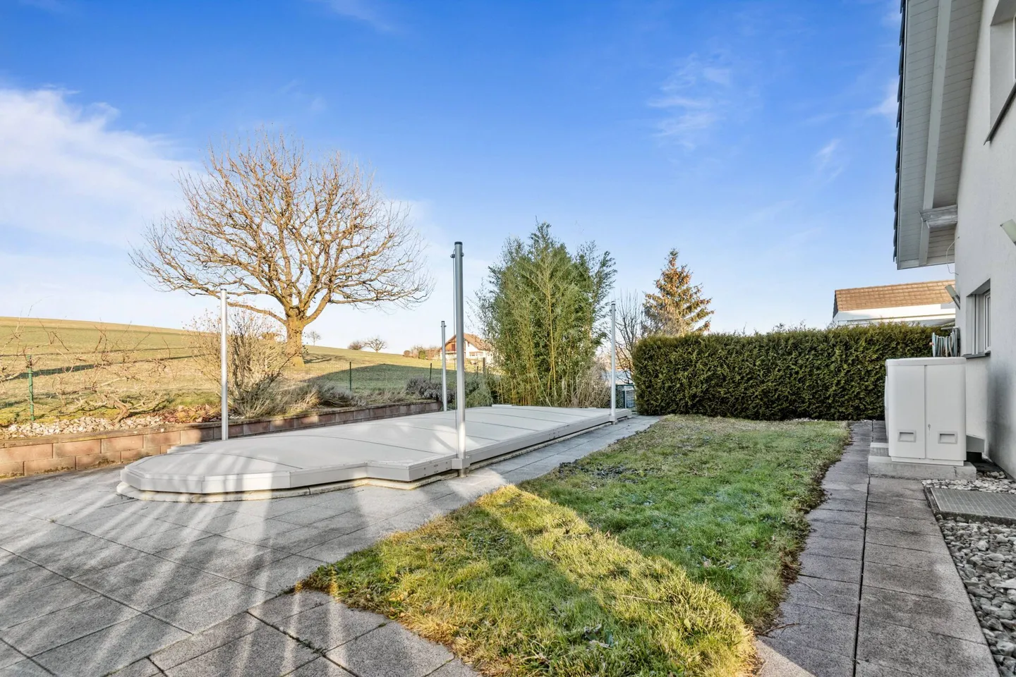 Casa unifamiliare con piscina, sauna, sala hobby e grande garage! - Foto 6 di 14