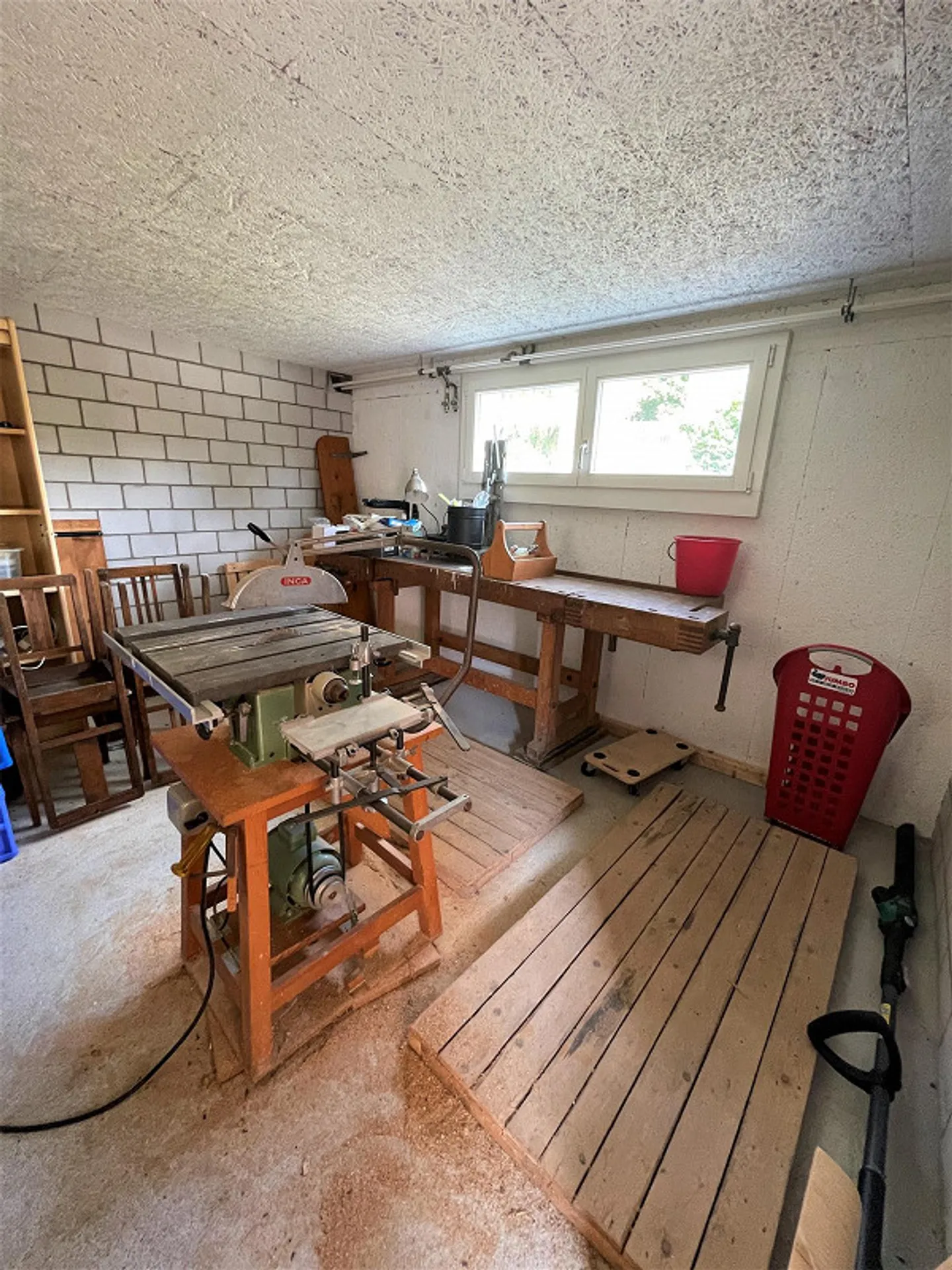 Cozy Single-Family Home with Pool and Plenty of Surroundings - Photo 13 of 13