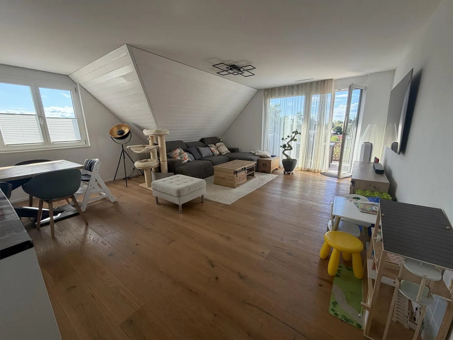 Grosszügige 5.5-Zimmer-Maisonette - Foto 2 von 9