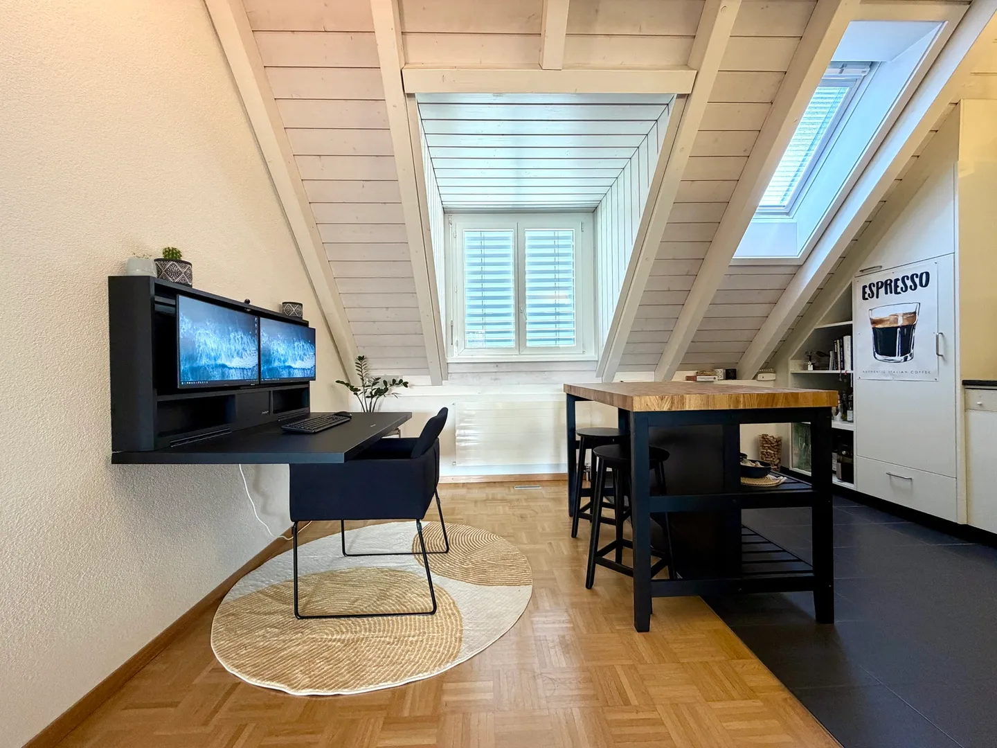 Appartamento spazioso con balcone - Foto 4 di 10