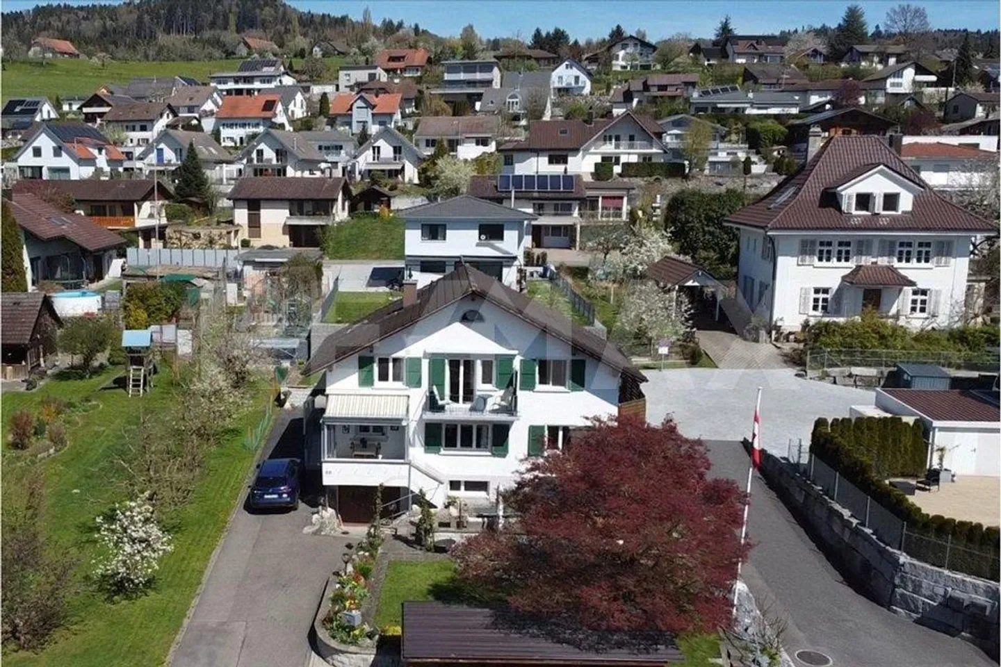 Geräumiges Familienhaus mit Garten - Foto 1 von 13