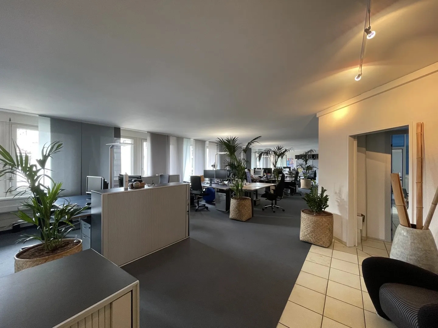 Office space for rent - Photo 6 of 9