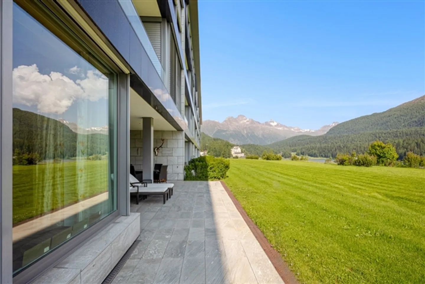 «Luxuriöse Erdgeschosswohnung mit fantastischem See- und Bergpanorama» - Foto 2 von 3