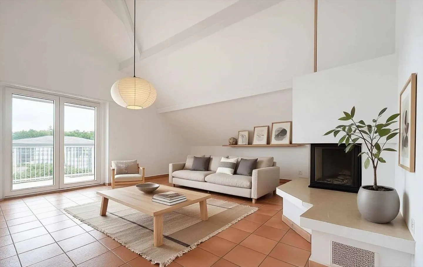 Attico di 150 m² distribuito in 5,5 stanze con belle altezze sotto soffitto - Foto 1 di 13