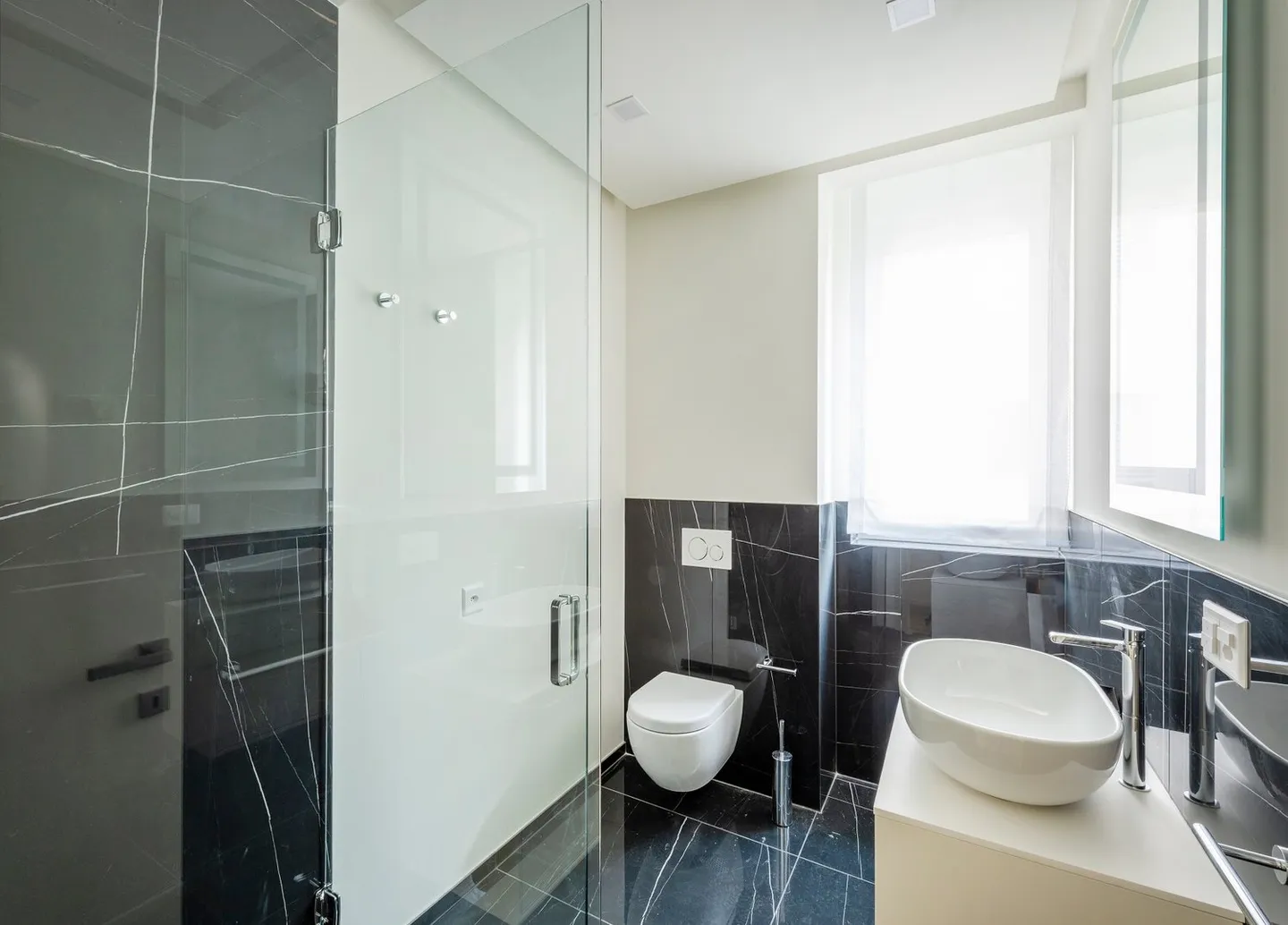 Prestigiosa residenza fronte lago - Foto 4 von 10