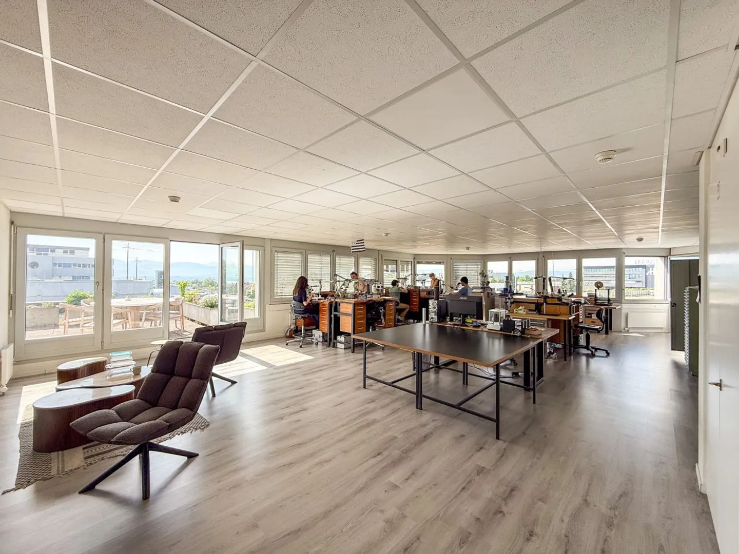 2 Offices in Nyon - Beautiful Terrace - Lake View - Train Station in 2 Minutes - Photo 7 of 12