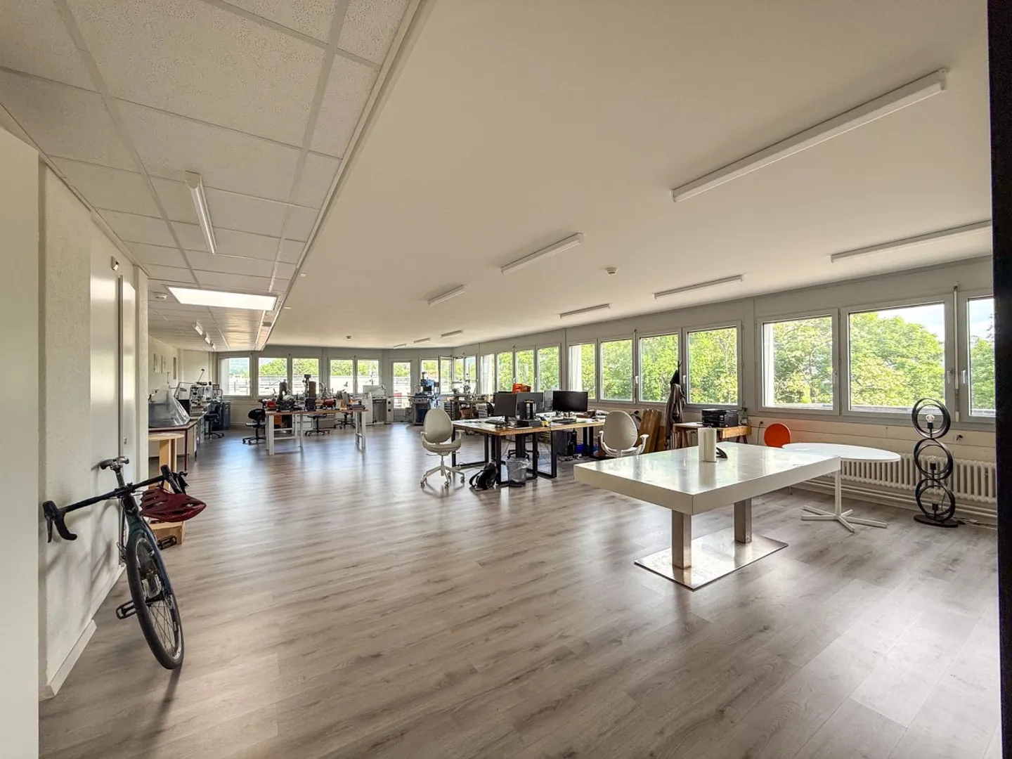 2 Offices in Nyon - Beautiful Terrace - Lake View - Train Station in 2 Minutes - Photo 3 of 12
