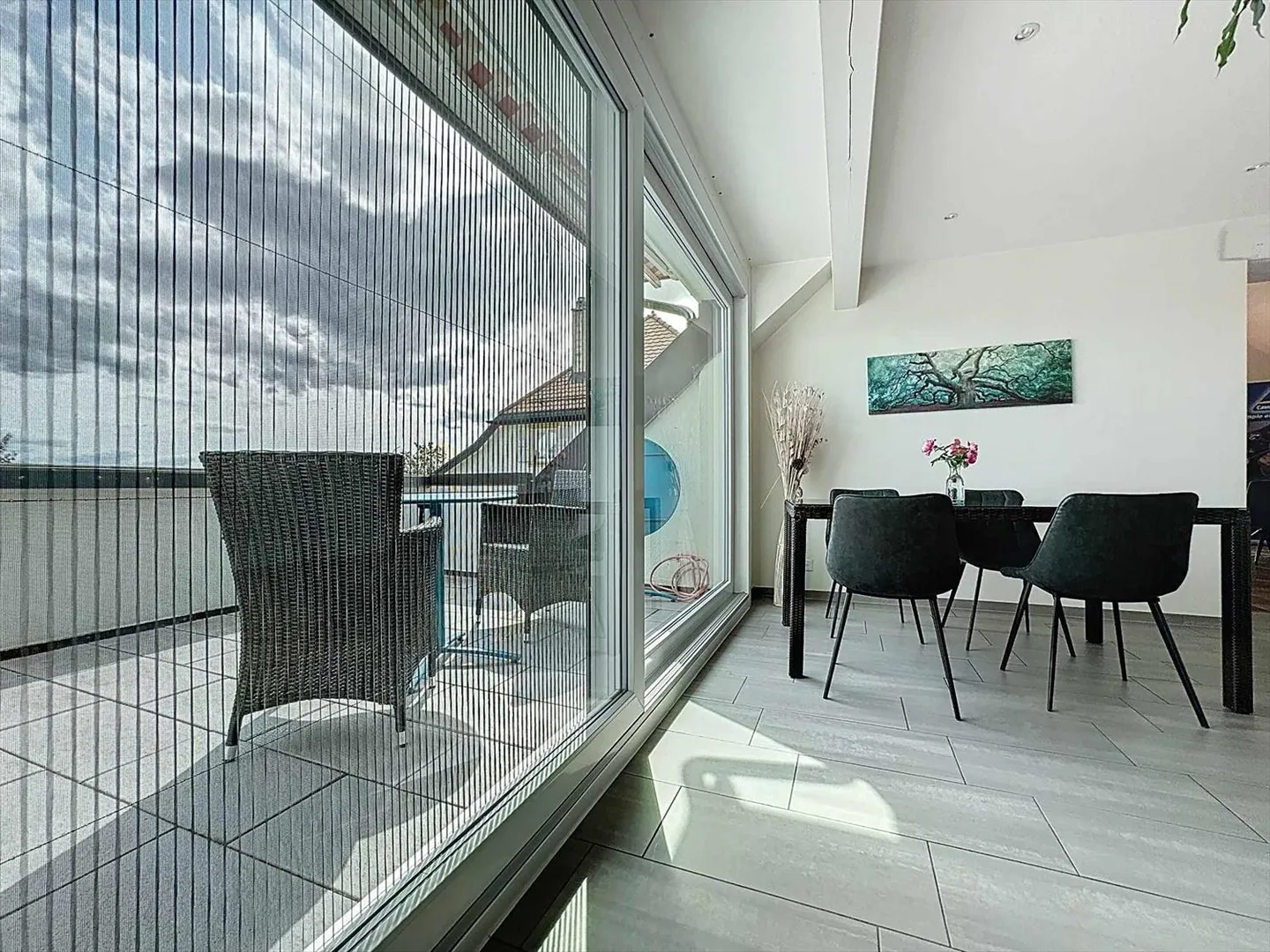 Attico di 150 m² distribuito in 5,5 stanze con belle altezze sotto soffitto - Foto 6 di 13