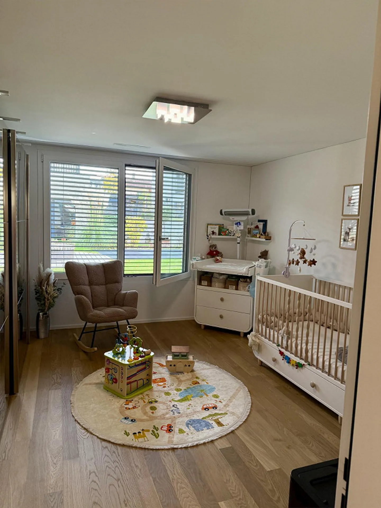 Modern & Bright 3.5 Room Apartment with Small Garden (104m2) - Photo 1 of 19