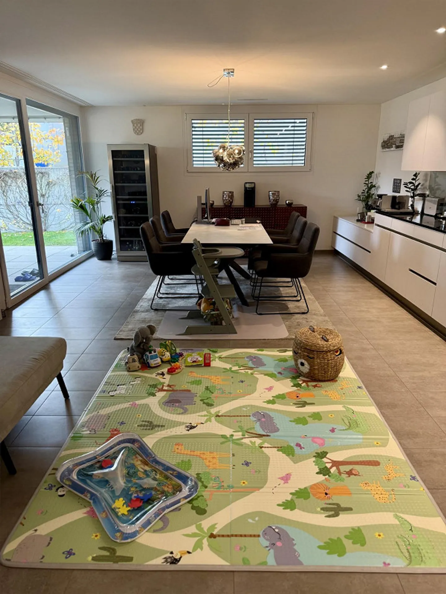 Modern & Bright 3.5 Room Apartment with Small Garden (104m2) - Photo 4 of 19