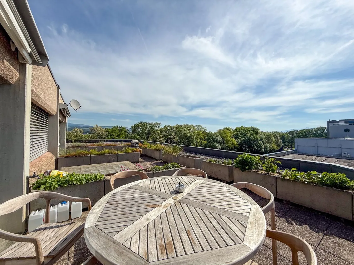 2 Offices in Nyon - Beautiful Terrace - Lake View - Train Station in 2 Minutes - Photo 9 of 12