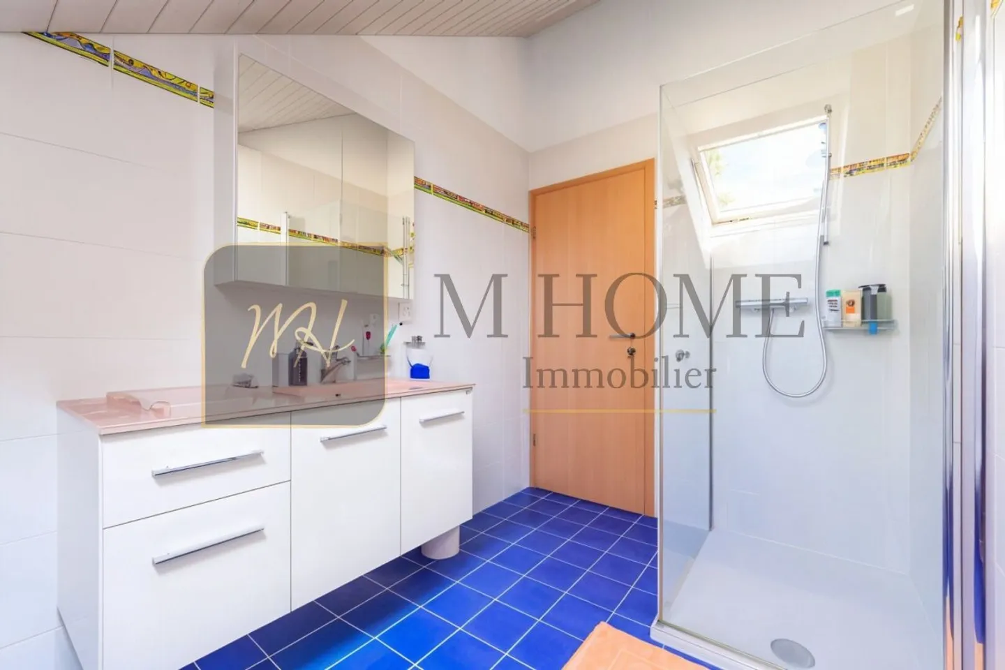 Exklusives Einfamilienhaus mit Pool - Foto 12 von 13