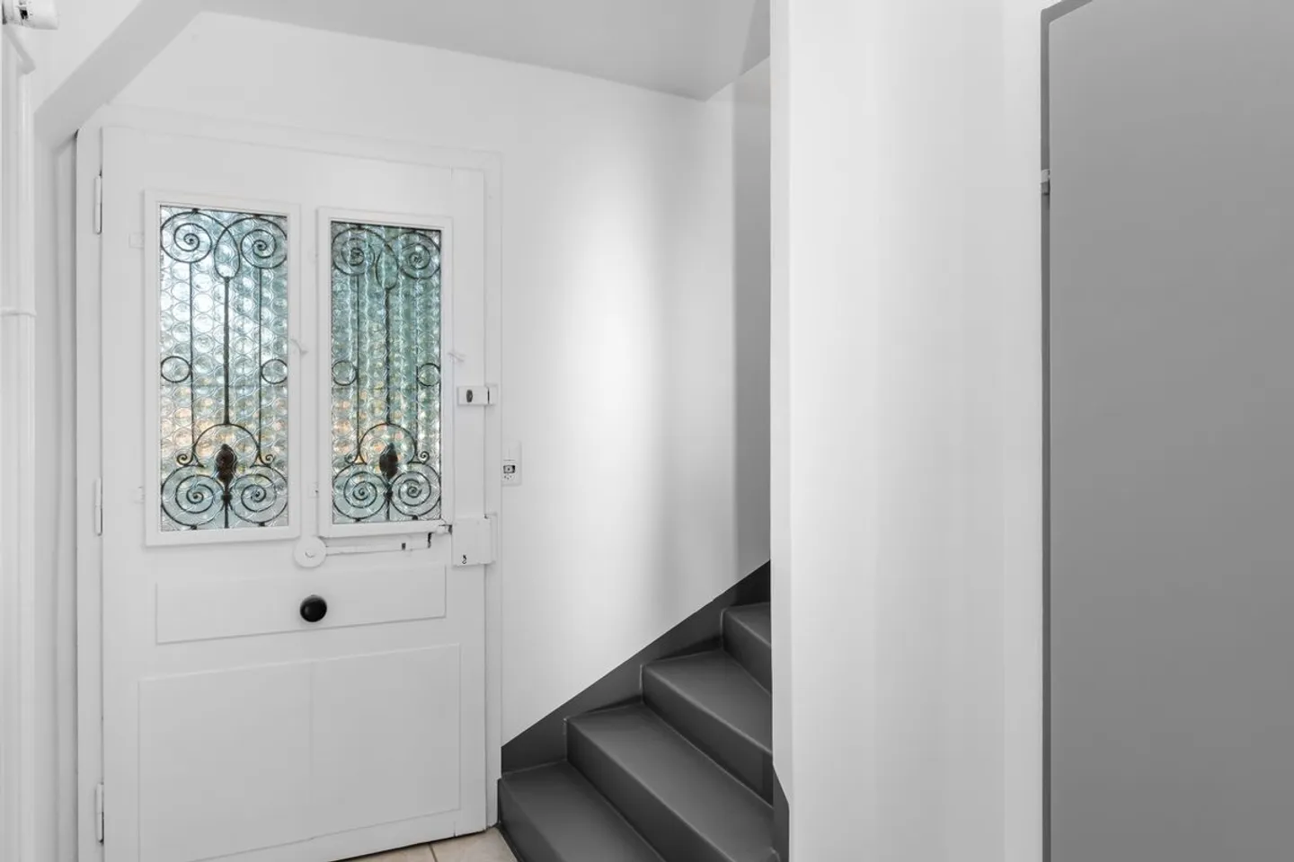 Charming villa just steps from the center of Vésenaz - Photo 3 of 13