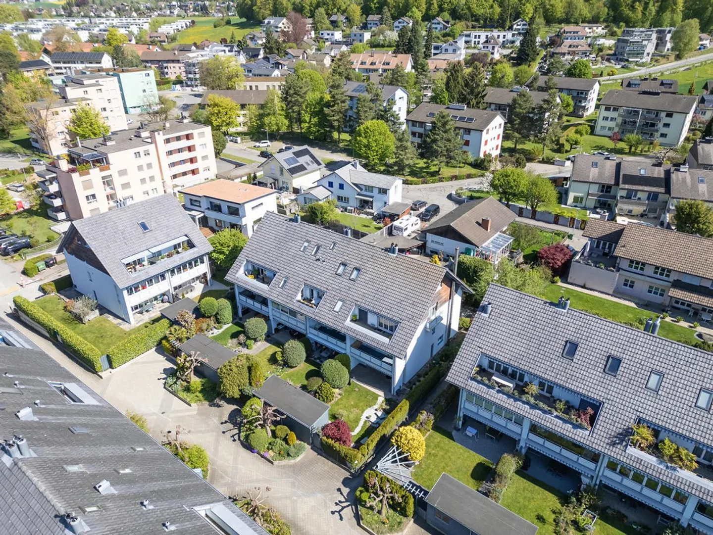 Appartamento duplex d'angolo con bel giardino - Foto 1 di 9
