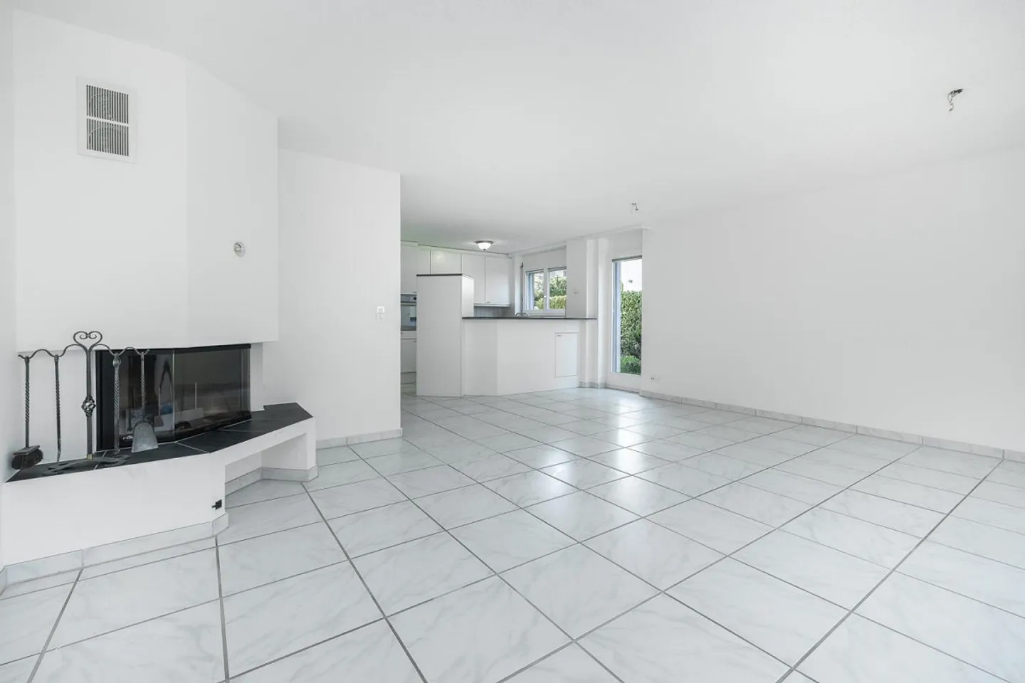 Appartamento duplex d'angolo con bel giardino - Foto 5 di 9