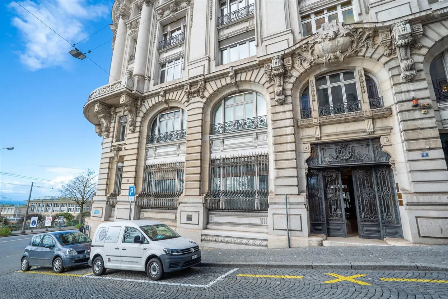 Unique surface in downtown of 517 m2 in arcade - Photo 3 of 6