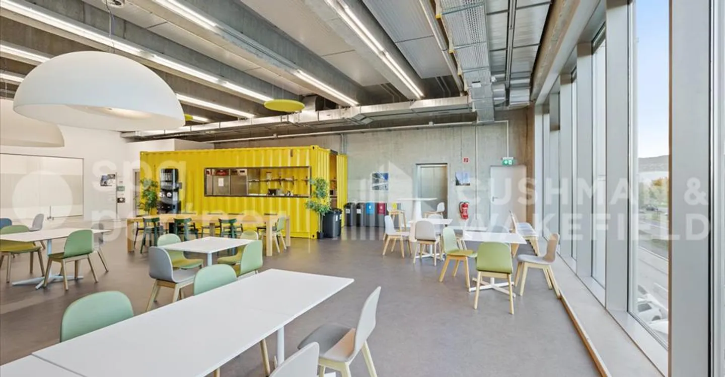 Shop for rent - Photo 4 of 9