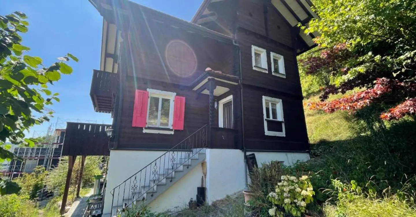 Casa Incantevole in Stile Chalet, Circondata dalla Natura e con Bellissime Viste - Foto 2 di 10