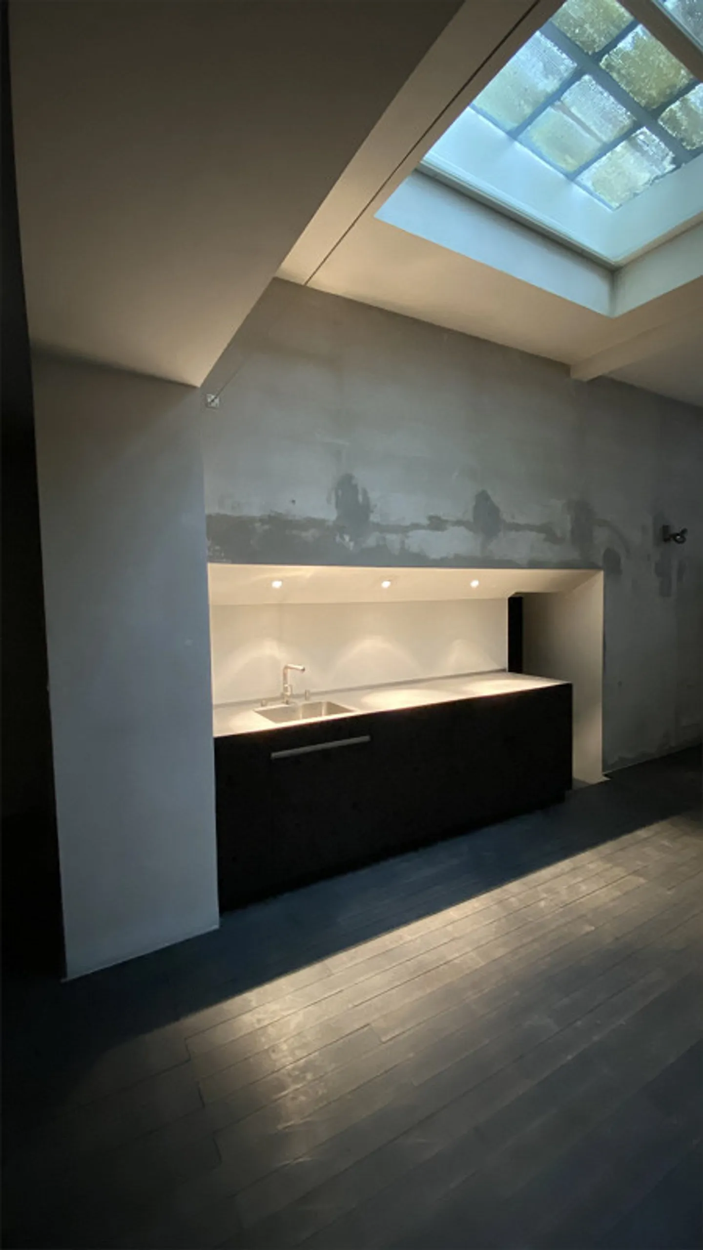 Unique Retail Space - Photo 4 of 9