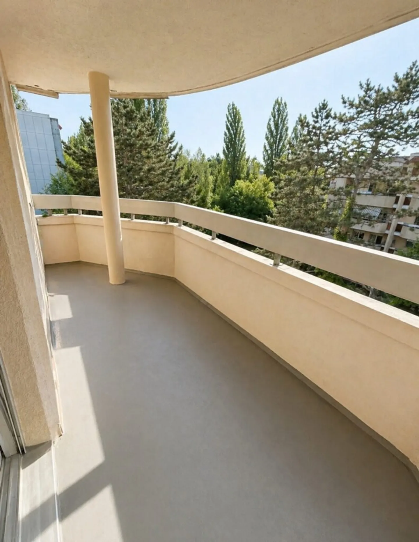 3-Zimmer-Wohnung im 4. Stock mit Balkon in Ecublens - Foto 5 von 5