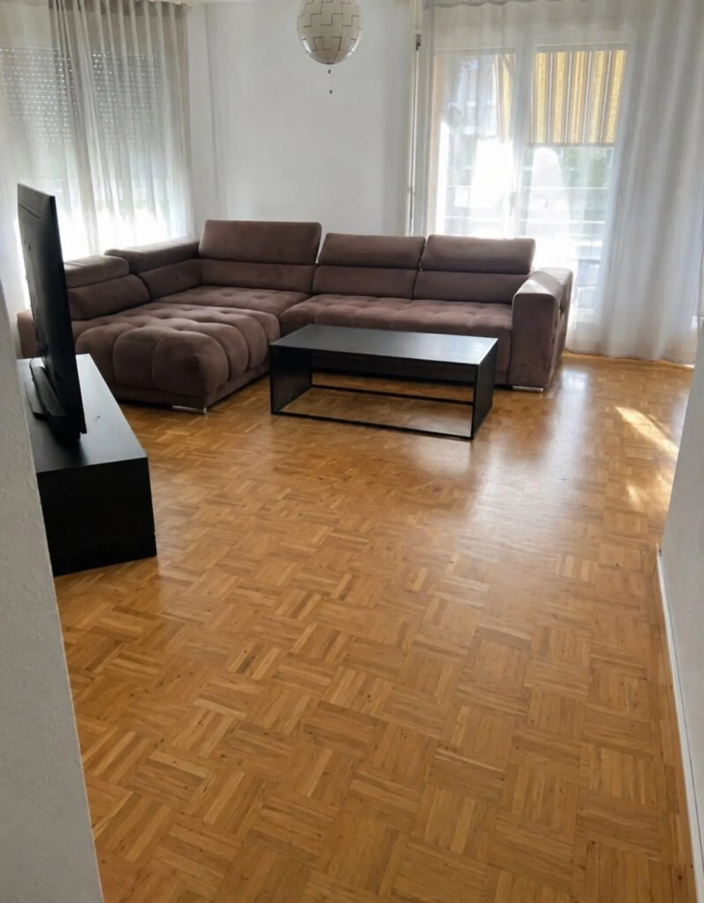 3-Zimmer-Wohnung im 4. Stock mit Balkon in Ecublens - Foto 1 von 5