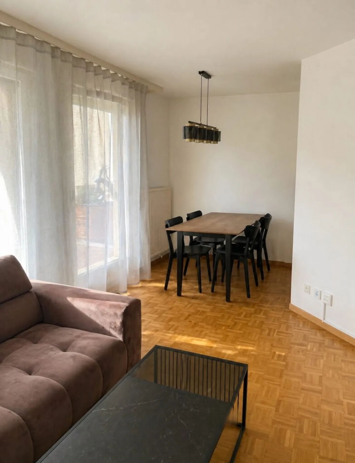 3-Zimmer-Wohnung im 4. Stock mit Balkon in Ecublens - Foto 2 von 5