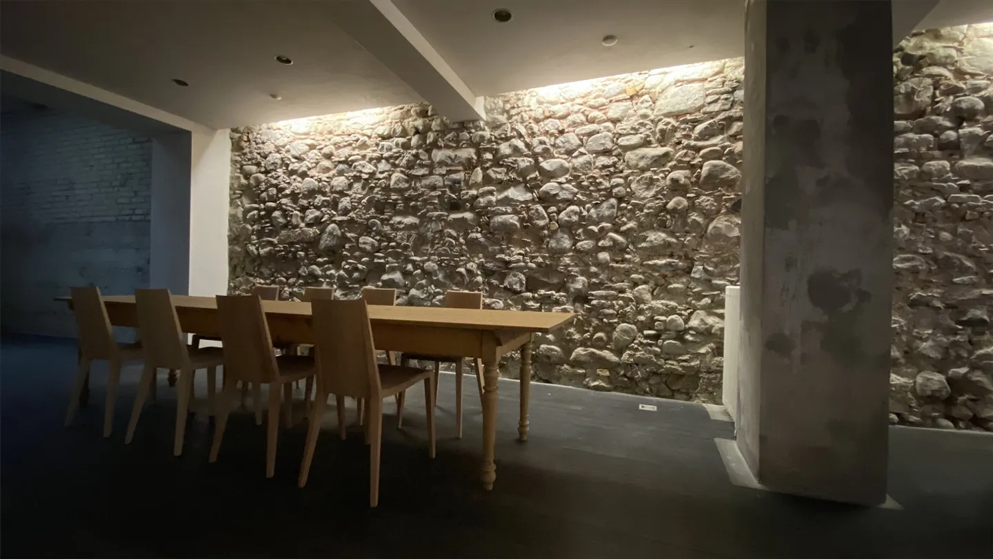 Unique Retail Space - Photo 5 of 9