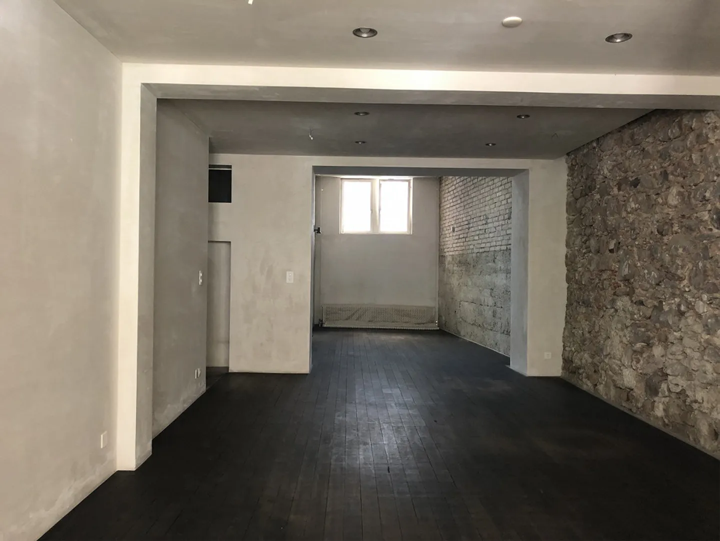 Unique Retail Space - Photo 6 of 9