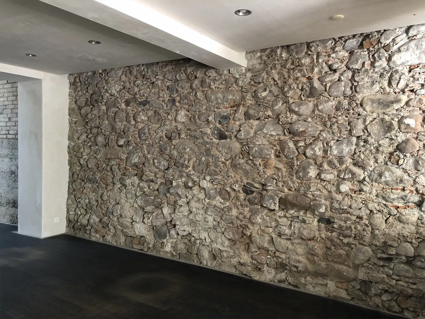 Unique Retail Space - Photo 7 of 9