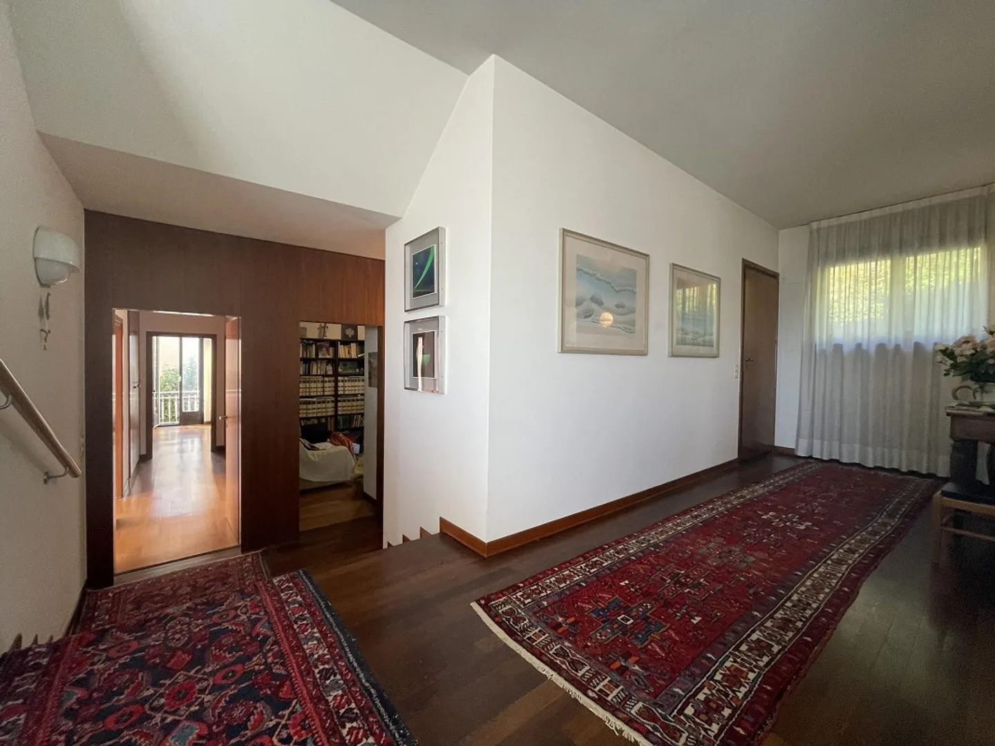 INTERESSANTES UND GERÄUMIGES EINFAMILIENHAUS MIT GROßEM GRUNDSTÜCK - Foto 10 von 13