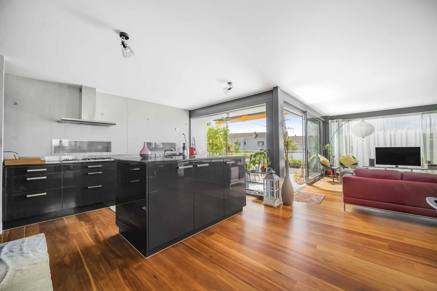 BAAR LIVING Spacious 4.5-room terrace apartment in a tranquil area - Photo 1 of 22