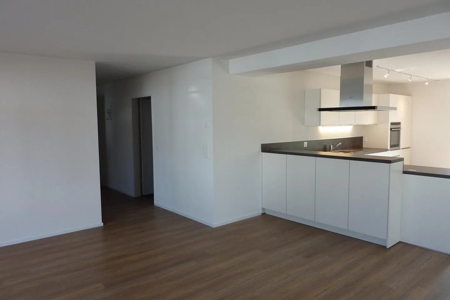 Renoviertes Apartment mit Licht - Foto 3 von 8