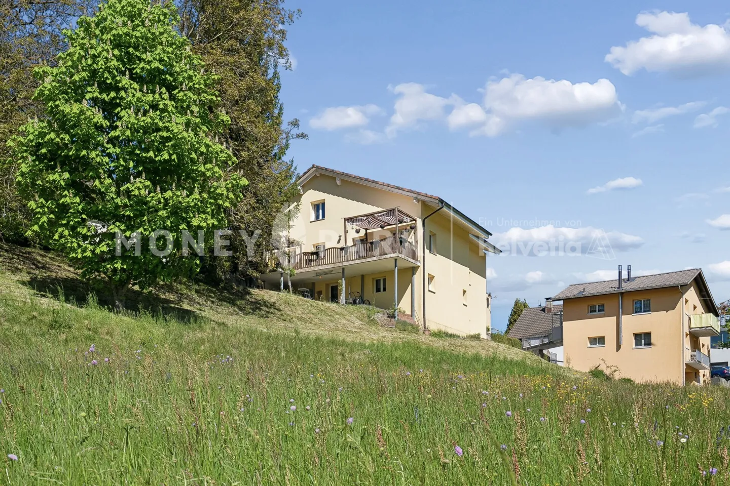 Building land with high-quality existing property. A rare opportunity. - Photo 5 of 14
