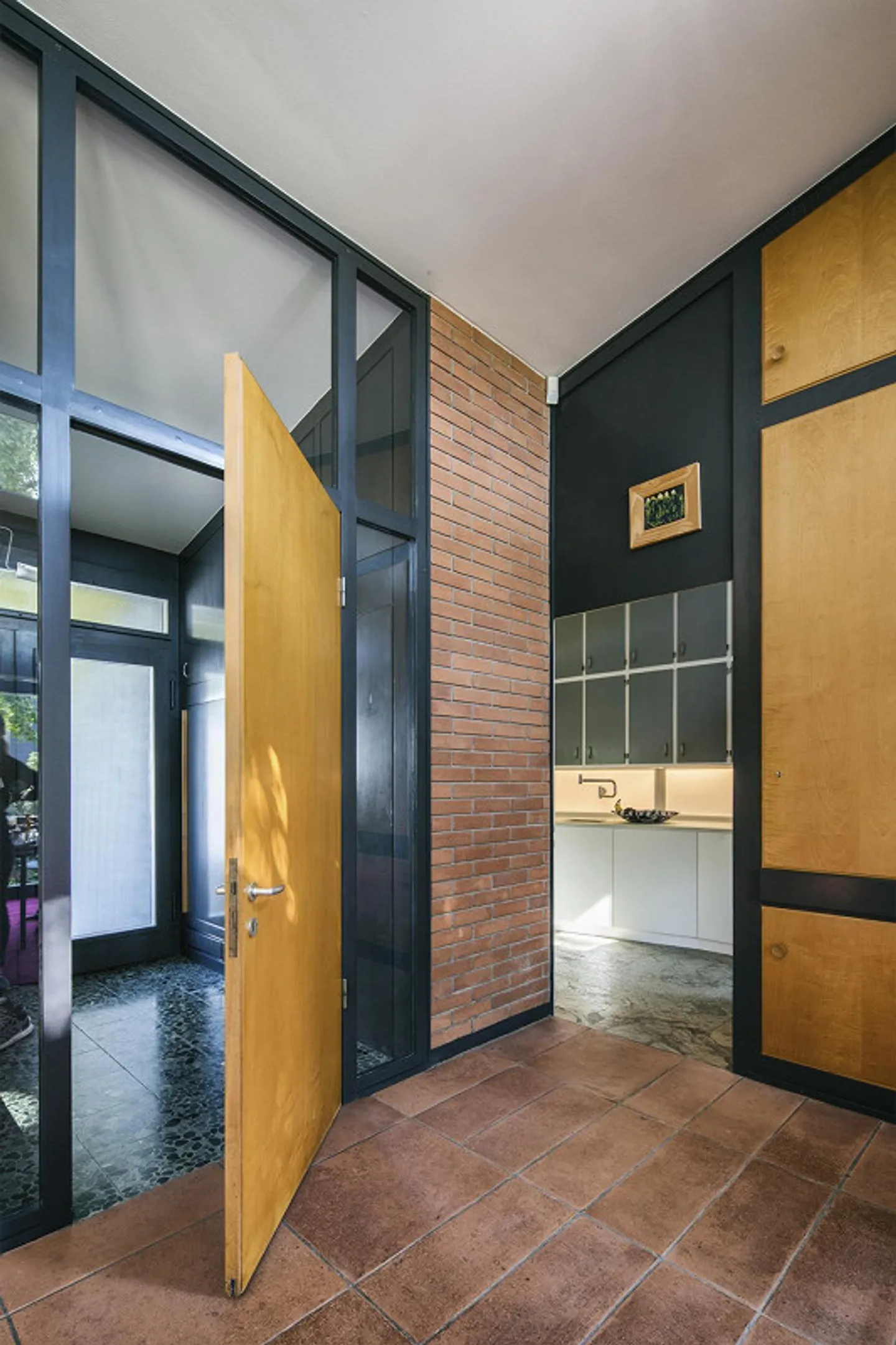 Villa Bauhaus iconica in una posizione tranquilla privilegiata - Valle del Reno - Foto 2 di 15