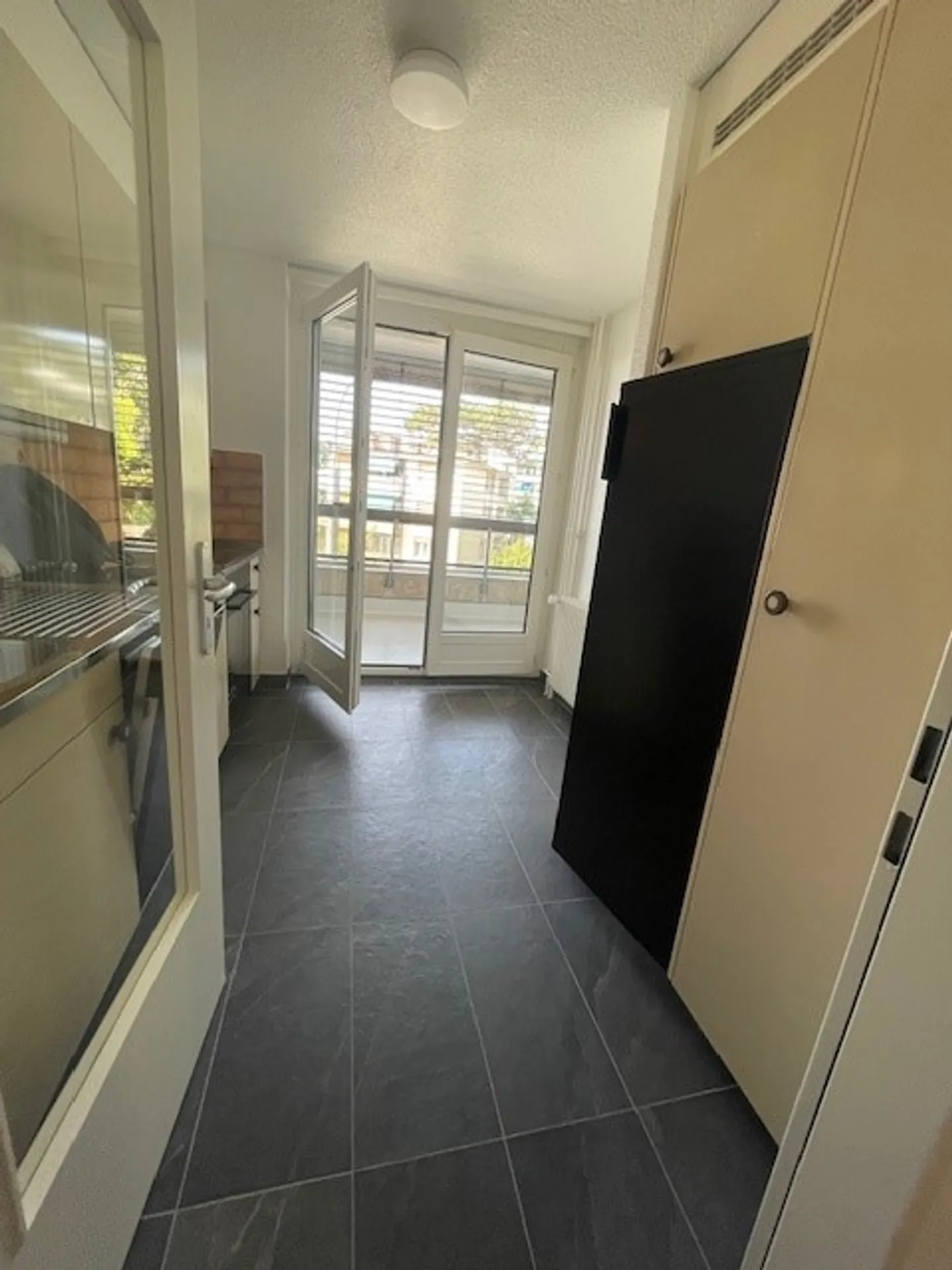 In affitto - Ampio appartamento con 4 stanze al 2° piano - Vicino al centro e ai negozi - Visita di gruppo martedì 22 agosto 2025 alle 13:30 - Foto 3 di 8