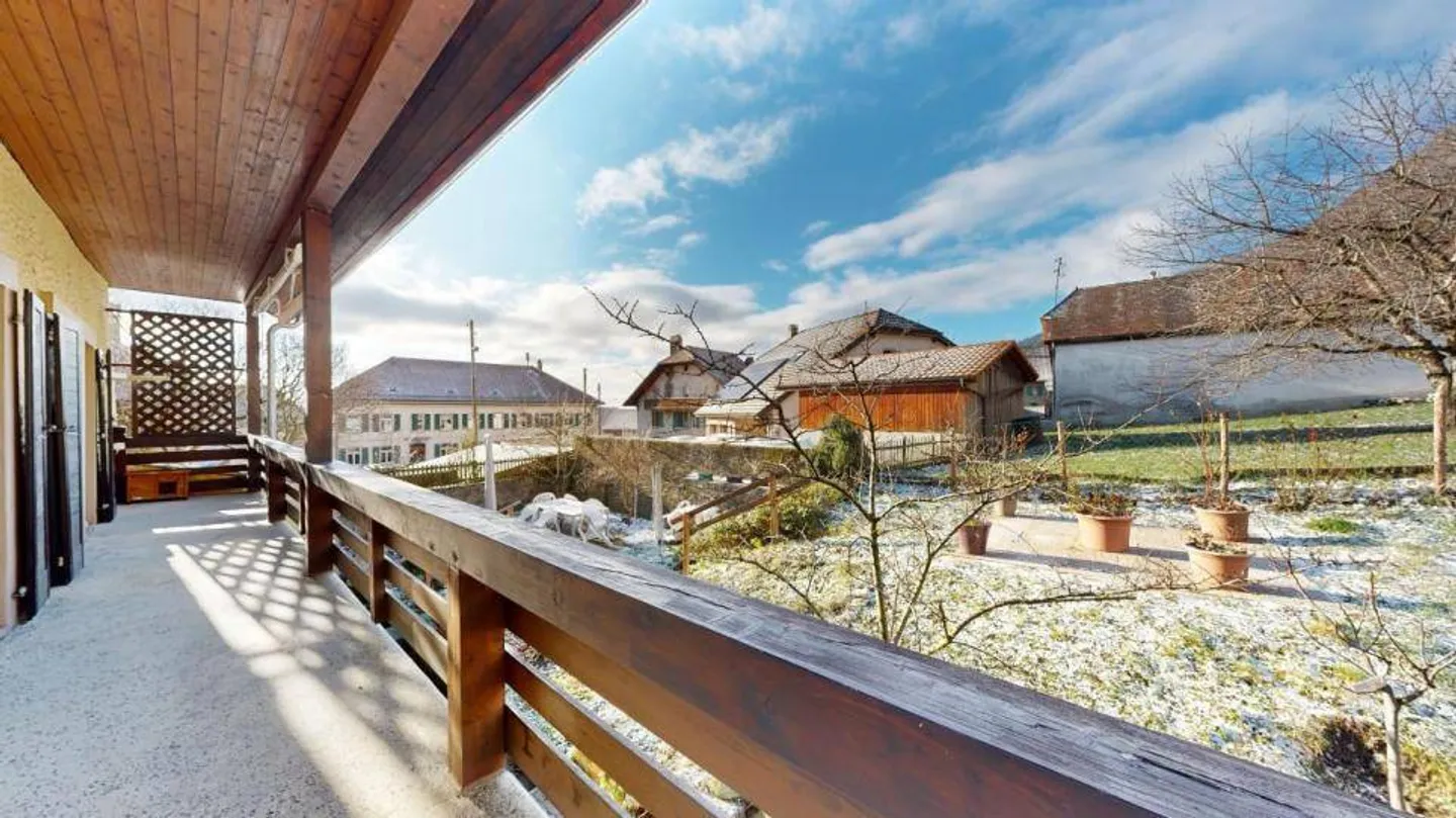 Villa familiare o proprietà di 3 appartamenti a Baulmes - Foto 9 di 13