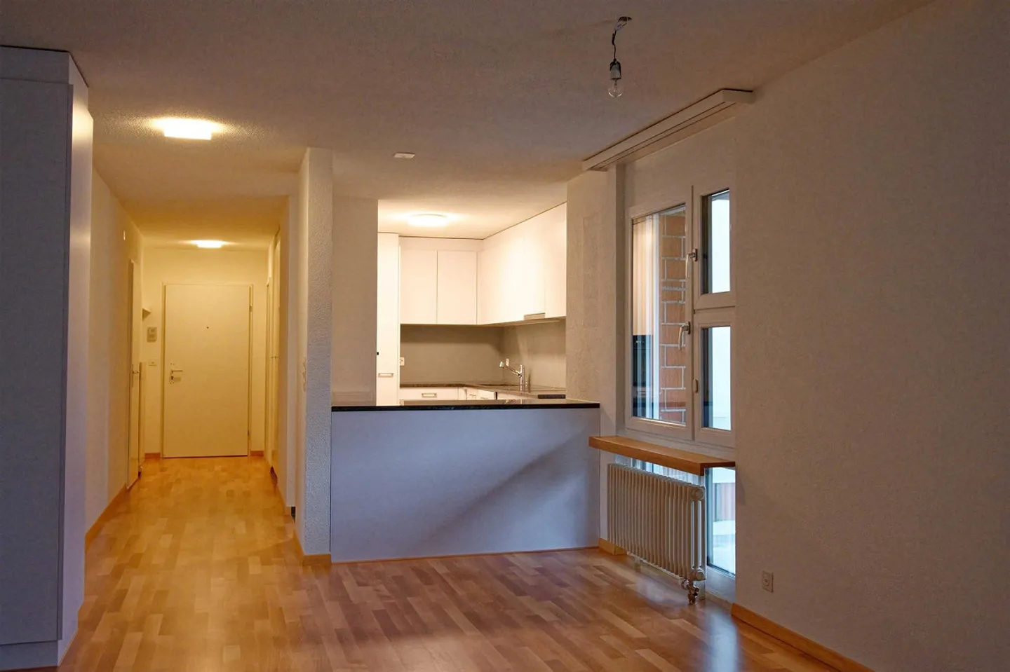 Appartement spacieux de 3,5 pièces dans un emplacement calme, ensoleillé et central - Photo 10 sur 12