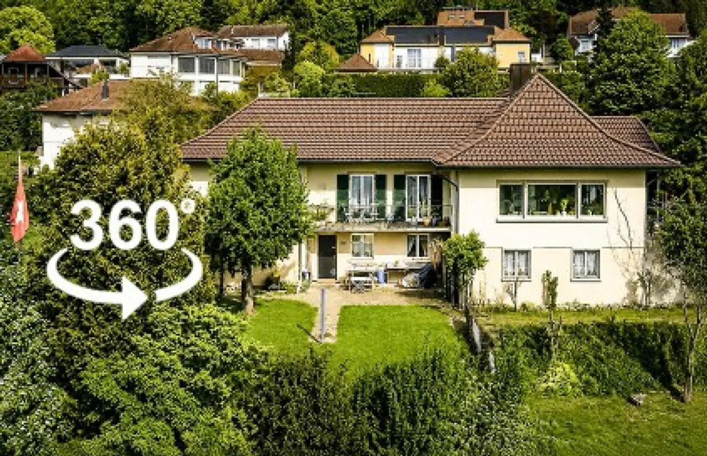 Villa élégante de 7,5 pièces avec jardin de style parc - Photo 1 sur 30