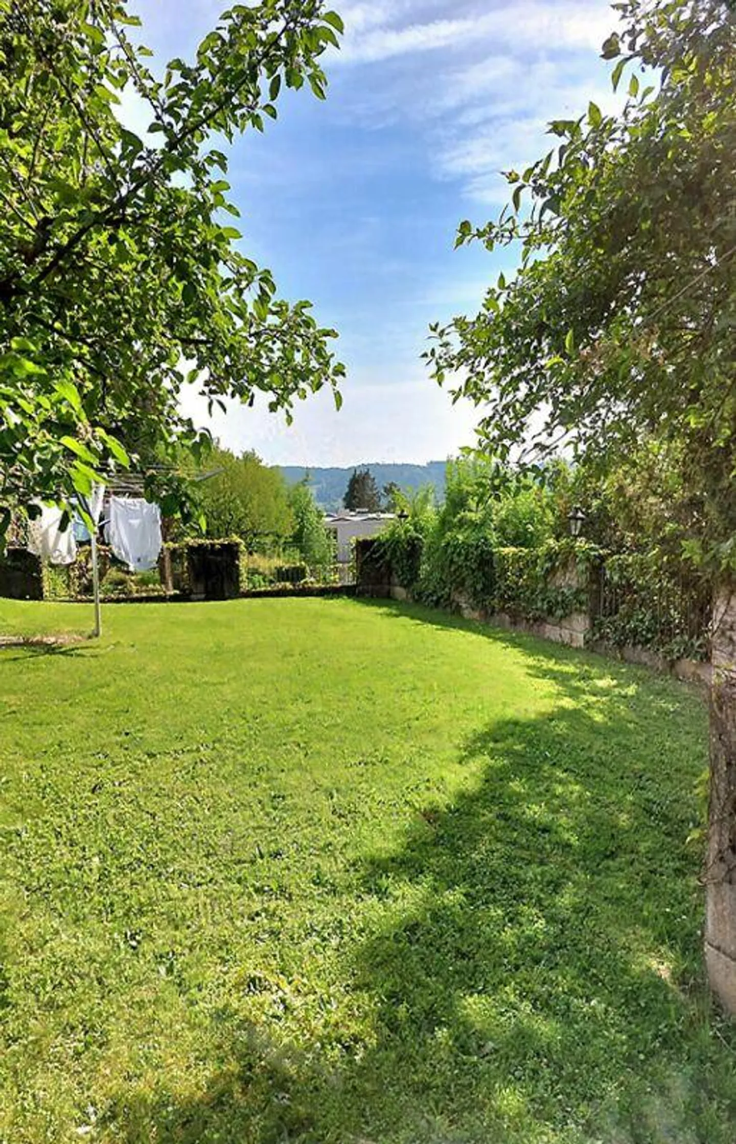 Villa élégante de 7,5 pièces avec jardin de style parc - Photo 27 sur 30